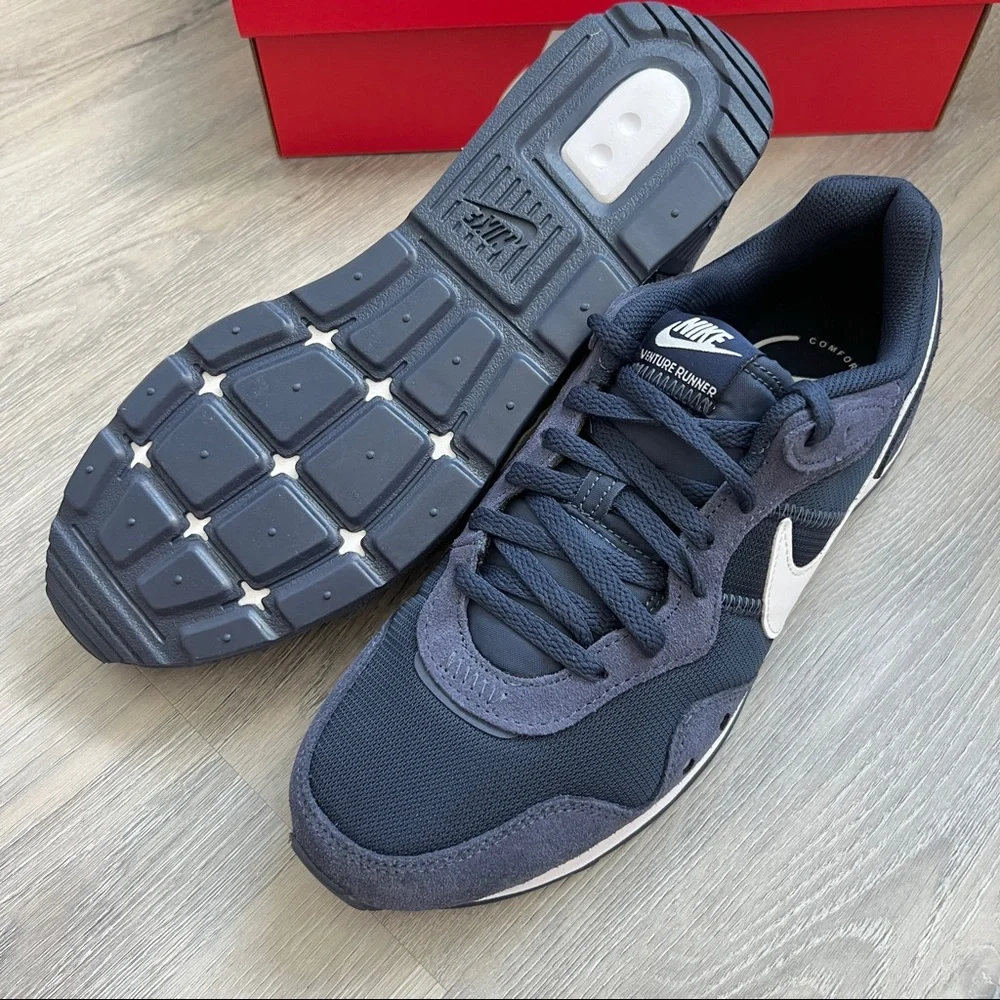 NWT Nike Venture Runner Men’s Shoes - Picture 3 of 8